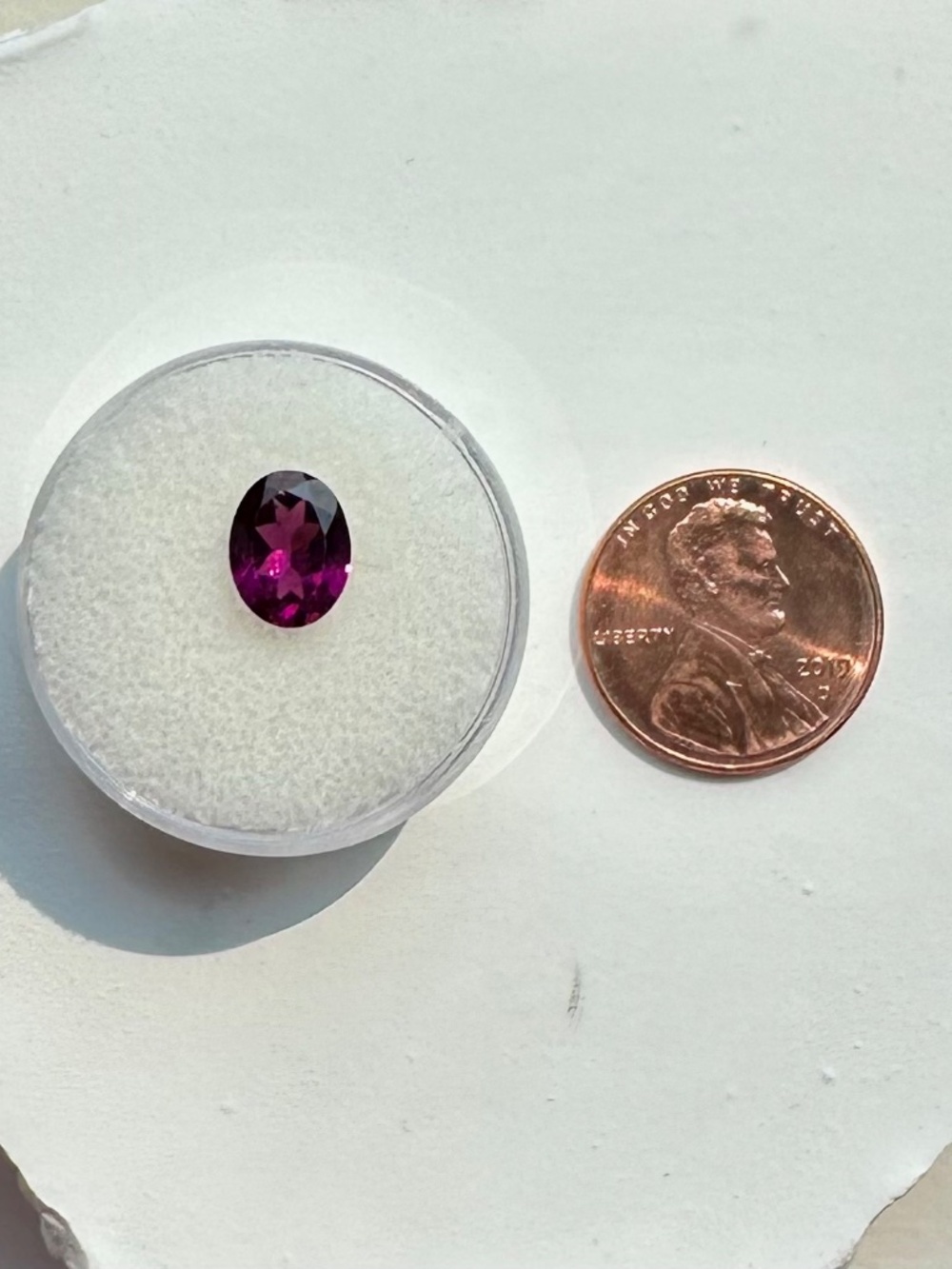 💖 2.06 CT Natural RHODOLITE GARNET Vivid Fuchsia Oval Gem - Picture 6 of 9